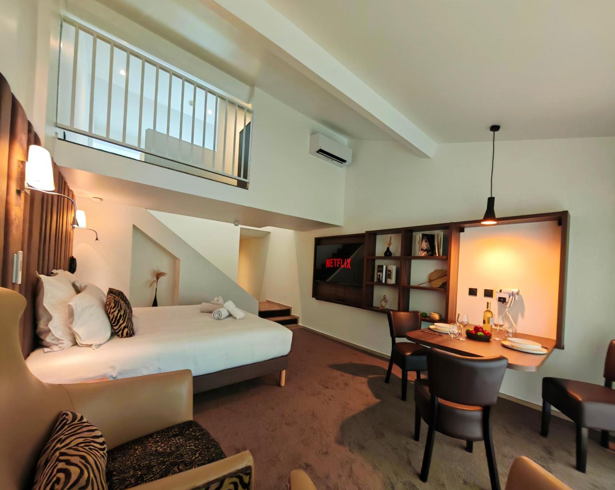 Hotel Monsigny 3*