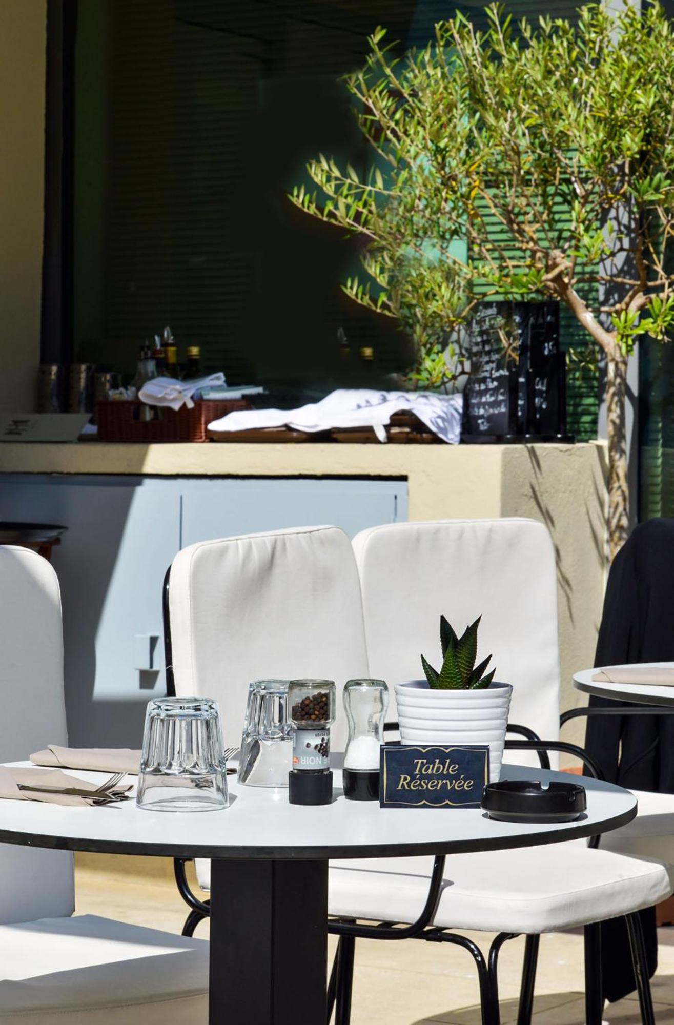 Hotel Monsigny 3*
