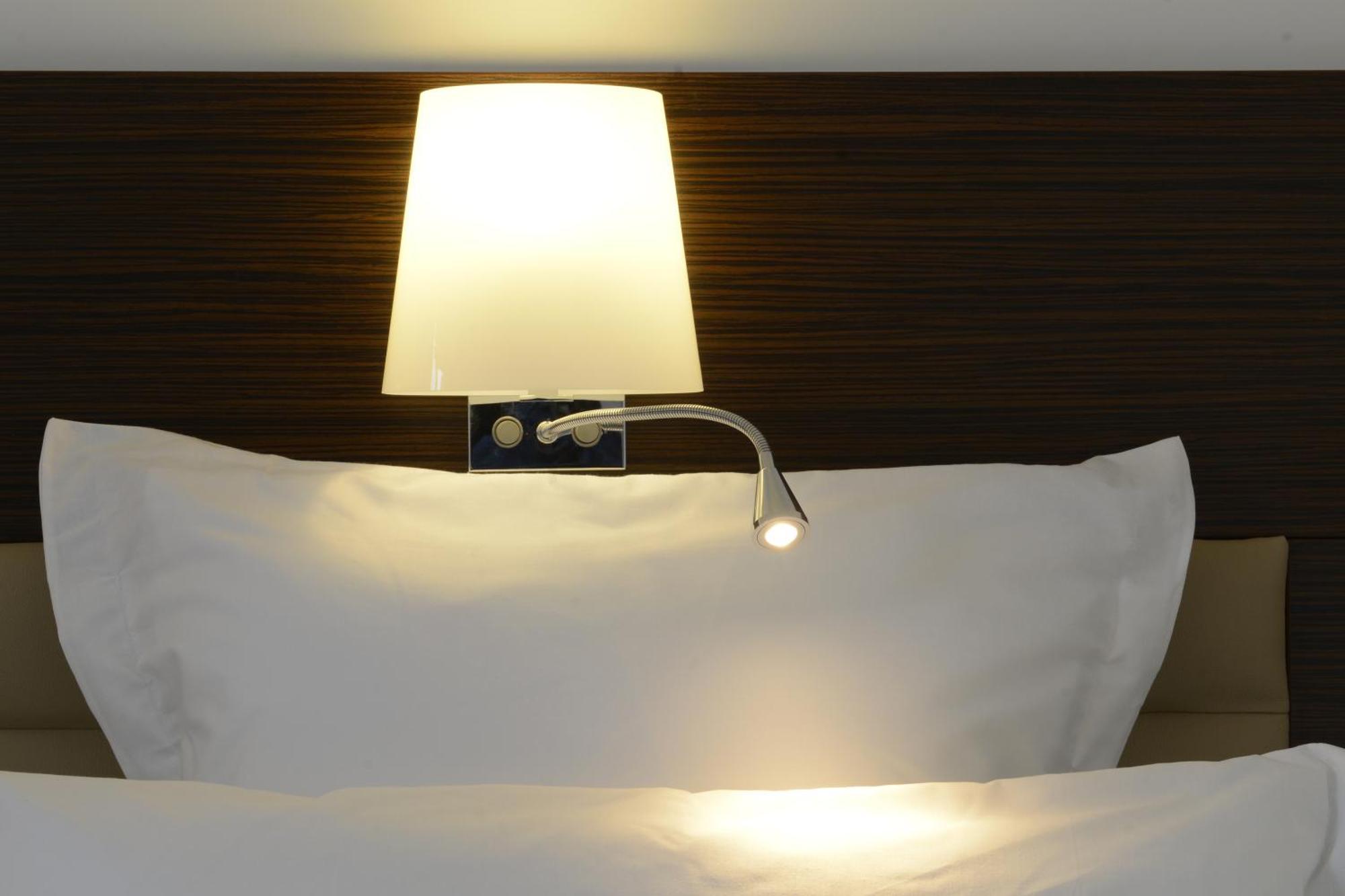 Hotel & Monsigny 3*